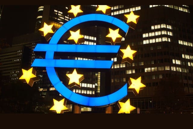 EUR